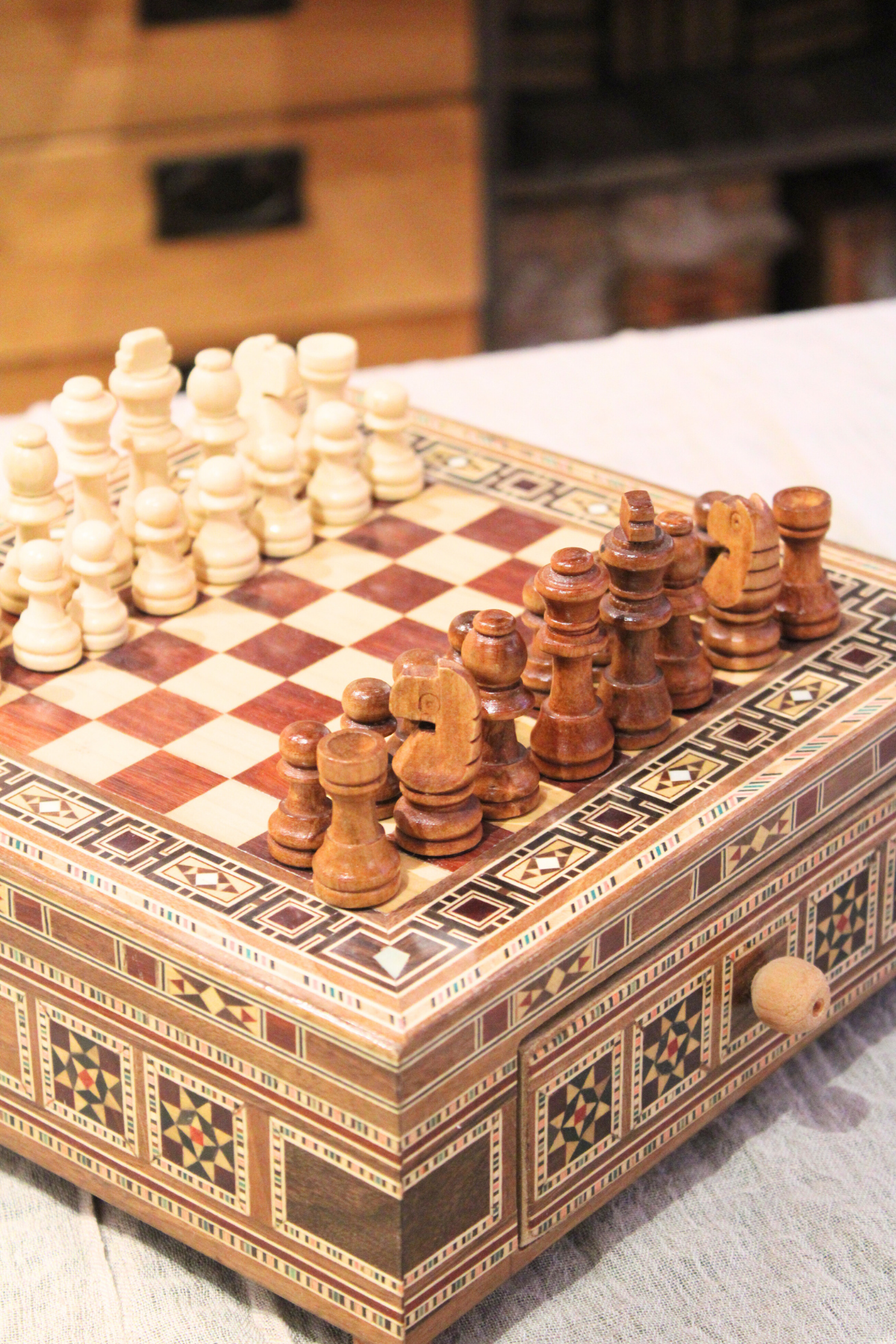 将棋盤　脚付　Japanese chessboard 将棋盤 脚付 新かや 3寸 大阪府の工芸品 Japanese chessboard Osaka