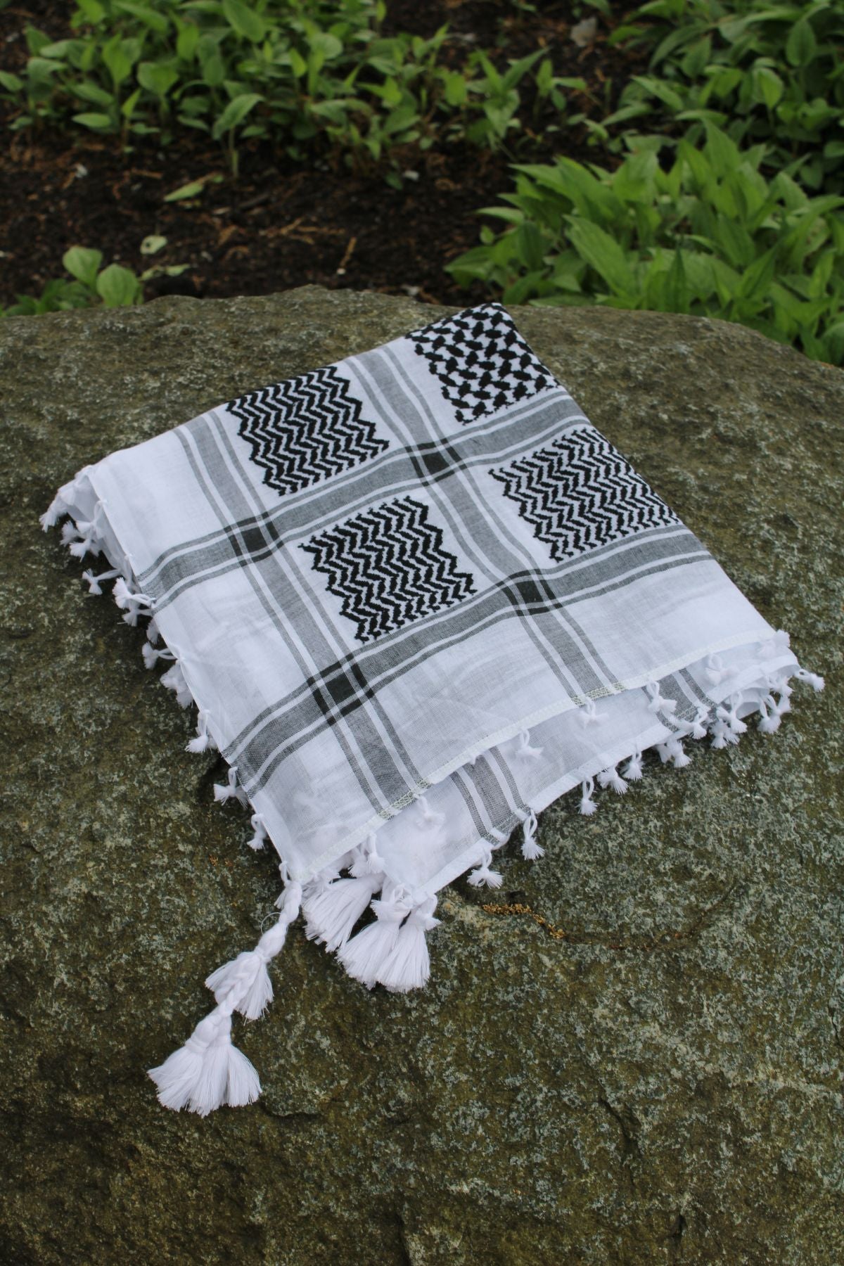 Traditional Keffiyeh Scarf-Black&White-With Tassels-Style2