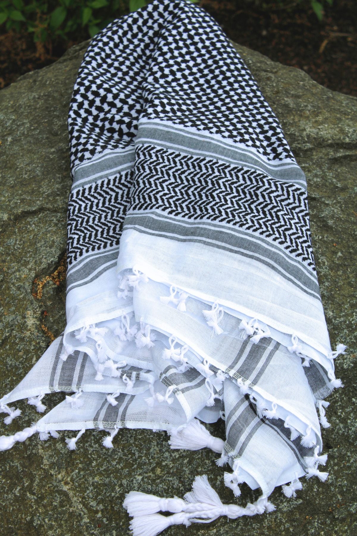 Traditional Keffiyeh Scarf-Black&White-With Tassels-Style2