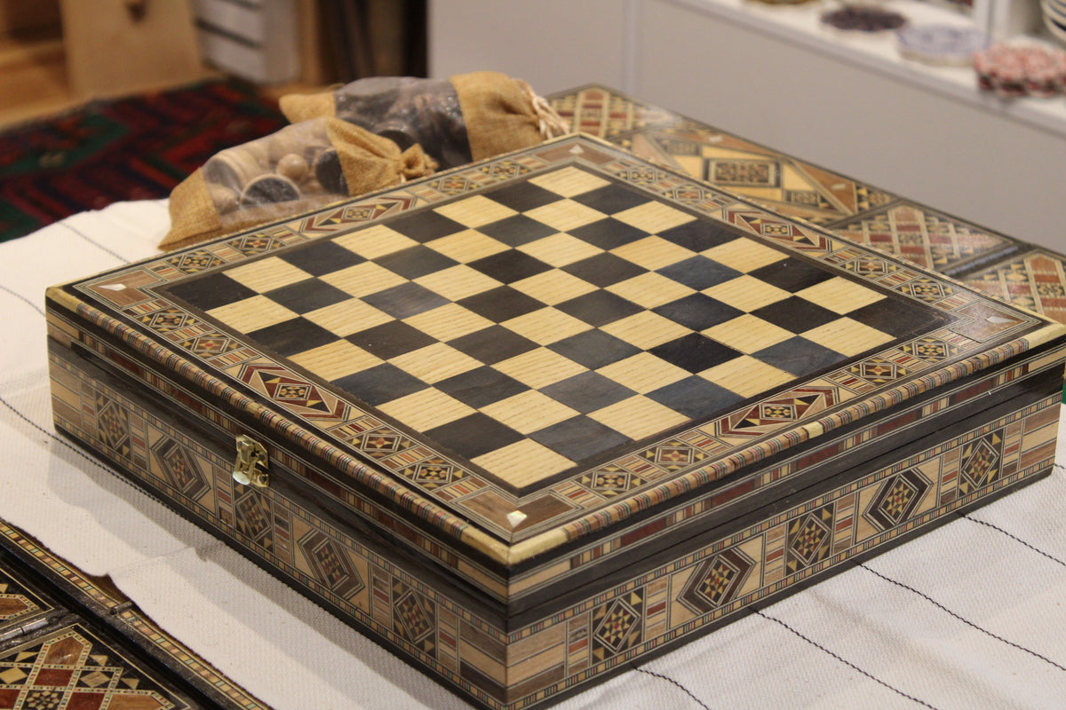 Mosaic Chess Box