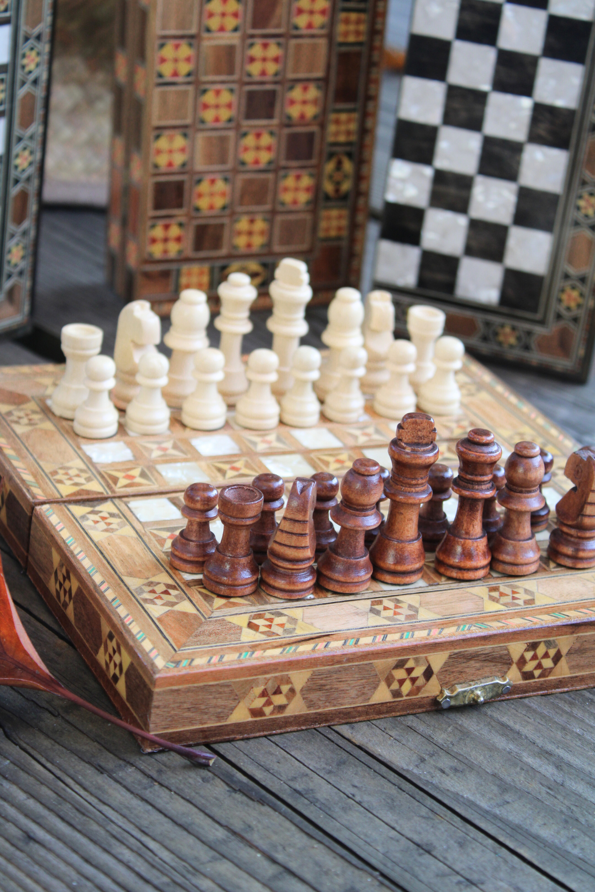 Get a detailed view of the exquisite craftsmanship in our Mini Syrian Handcrafted Mosaic Chess/Backgammon Board, featuring the beautiful Sparkling Blossom motif up close.