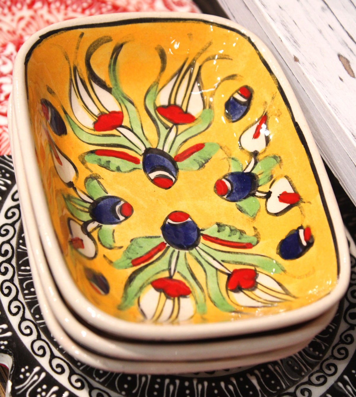 Tulip Laleh Ceramic Collection